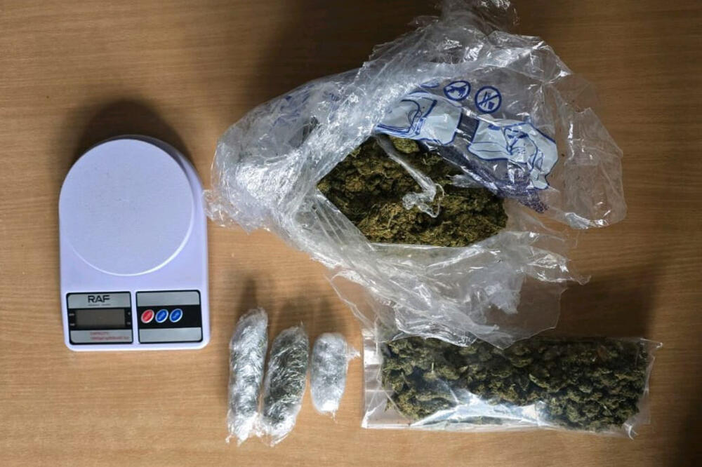 Uhapšen Nikšićanin, pronađeno skoro 800 grama marihuane