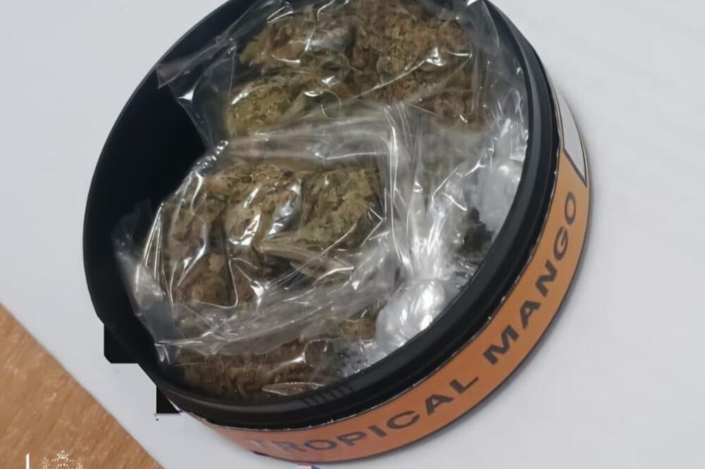 Uhapšen Podgoričanin, pronađeni marihuana i kokain namijenjeni uličnoj prodaji