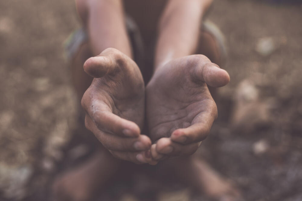 Uhapšena Beranka osumnjičena da je svoju maloljetnu djecu tjerala da prose