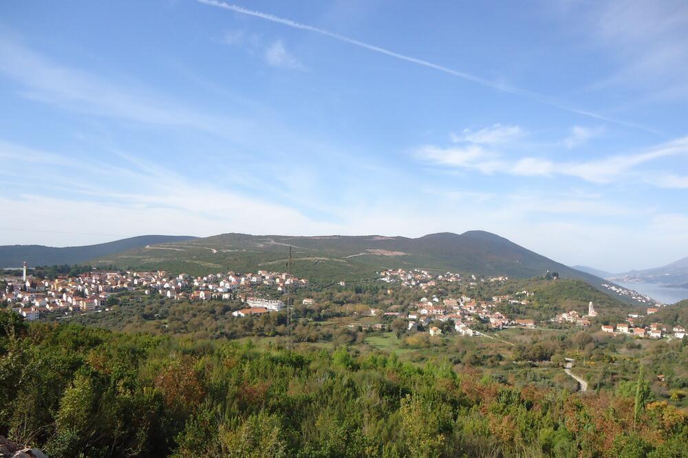 UP: Maloljetna osoba (13) uputila poziv da je u OŠ "Nikola Đurković" postavljena eksplozivna naprava