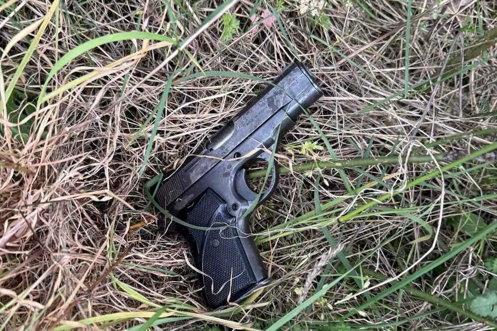 UP: U Nikšiću i Pljevljima uhapšene dvije osobe, oduzeti pištolj, puška, municija i "porše"