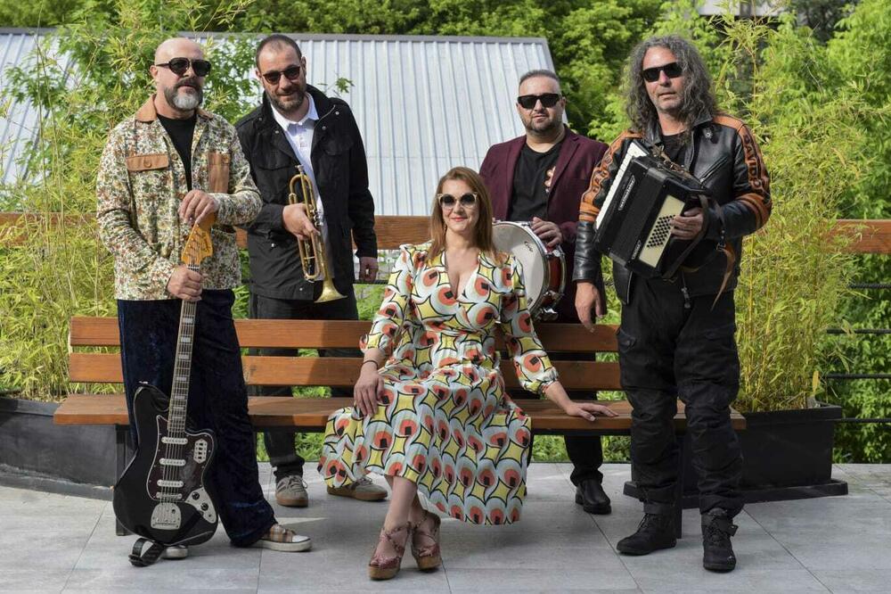 Uprkos okolnostima, zahvaljujući ljudima