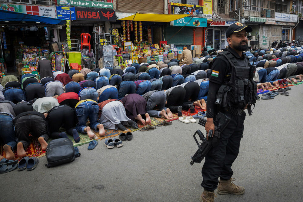 Usred tenzija s Indijom, Pakistan naredio stanovnicima Kašmira da obezbijede zalihe hrane