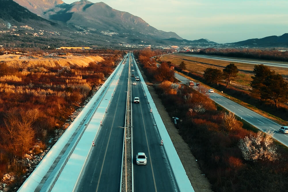 Uveli treću smjenu na gradilištu bulevara Tivat-Jaz