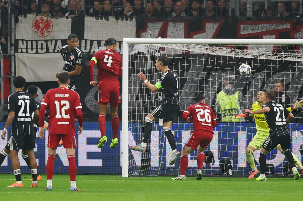 Van Dajk: Bole golovi koje primamo iz prekida