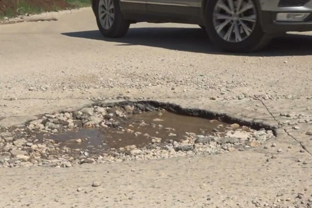 Većina ulica u Nikšiću u rupama, nadležni kažu da će sanirati probleme, ne i kada će ih presvući novim asfaltom