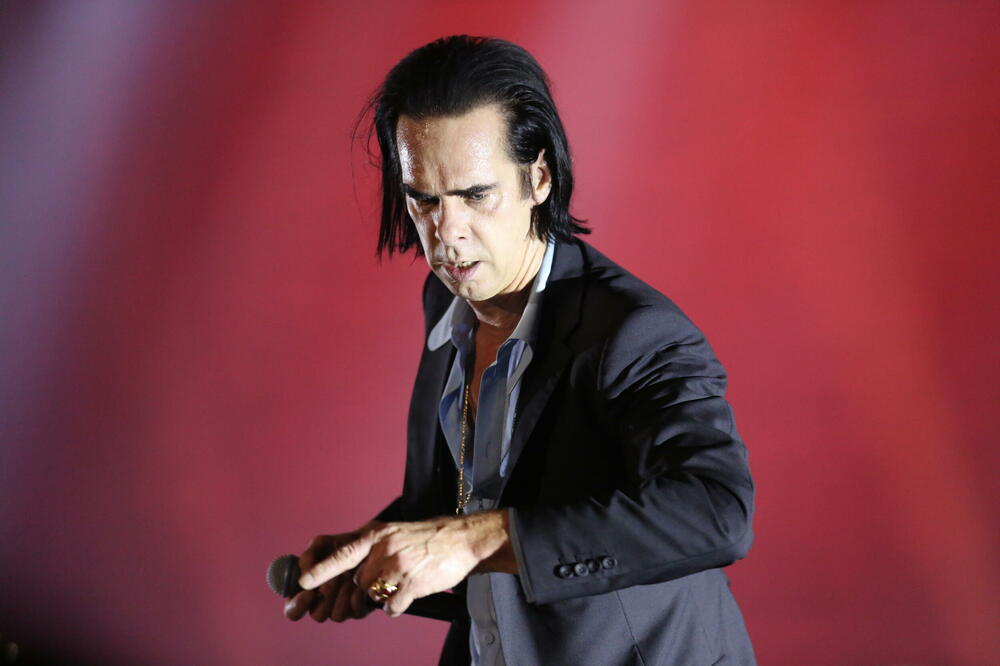 Virtuelno putovanje kroz stvaralaštvo Nik Kejva: Lansirana digitalna izložba čuvenog muzičara