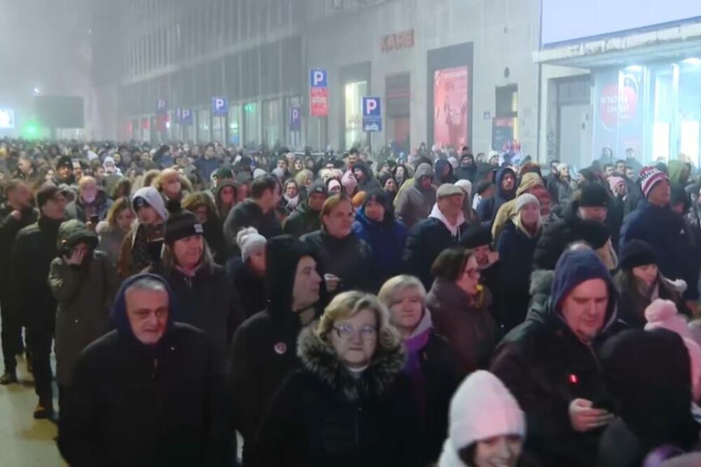 Više desetina hiljada studenata i građana u Beogradu, Novom Sadu i Nišu u tišini dočakalo Novu godinu