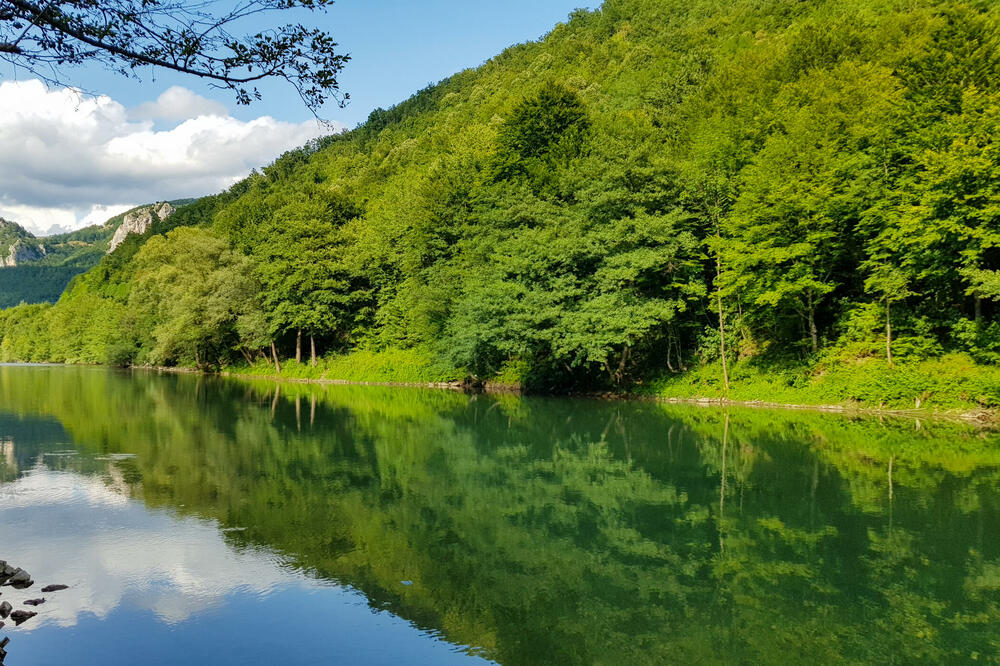 Vodovod "Bistrica": Vršiće se ispitivanje prohodnosti kanalizacione mreže, može doći do pojave žute i crvene boje u Limu