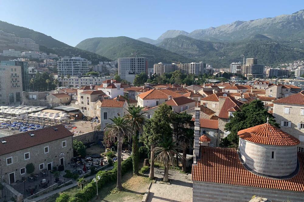 Vodovod objavio da su sanirana oštećenja, Stari grad Budva i dalje bez vode
