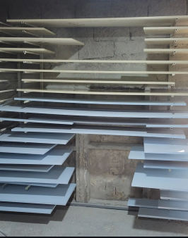 Vrsimo usluge usluzno lakiranje namjestaja, reparacija starog namjestaja i lakiranje medijapana