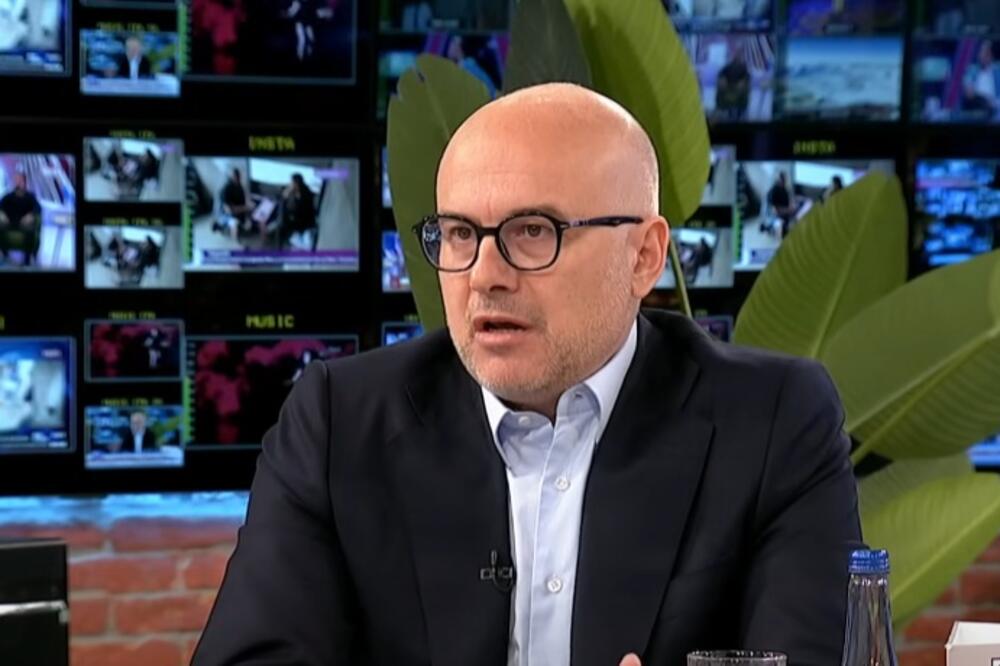 Vučević: Sud pustio trojicu terorista da se brane sa slobode
