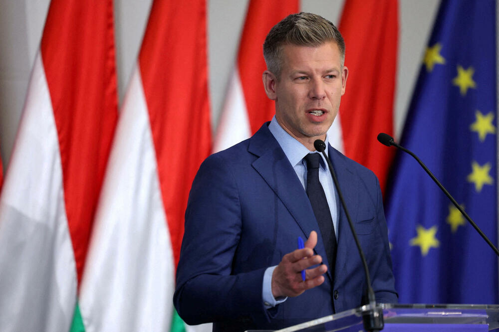 Vučić razgovarao telefonom sa Peterom Mađarom