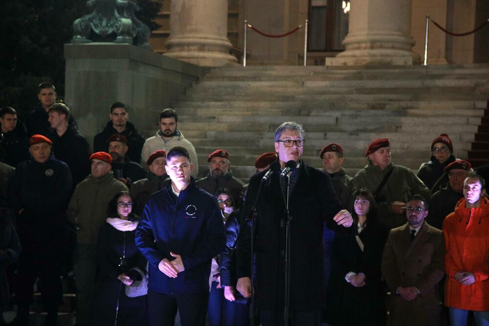 Vučić se zahvalio okupljenima ispred Skupštine Srbije, počinje uklanjanje šatora