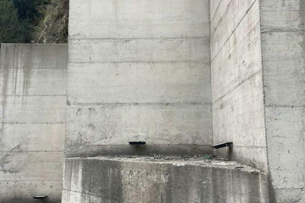 Vujović: Uklonjen i natpis kod spomenika Čeliću, Opština Gusinje ispoštovala odluku