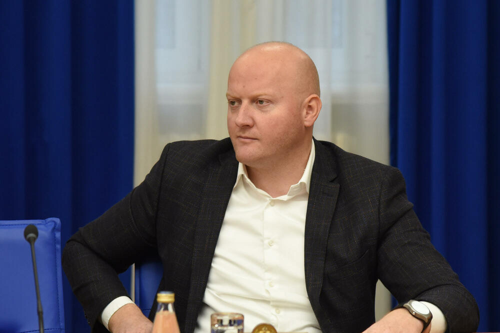 Vukić: Šta je sporno da se pitanje neradne nedjelje trajno i nedvosmisleno definiše kroz izmjene Ustava?