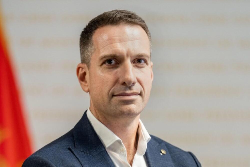 Vuksanović: Koncesija Aerodroma Crne Gore kontinuitet je stare politike sa lošijim izgovorima