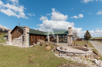 Zabljak-Jedinstven unikatni restoran 300m2 na placu od 18,000m2