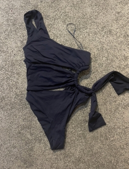 Zara kupaci S kao novo