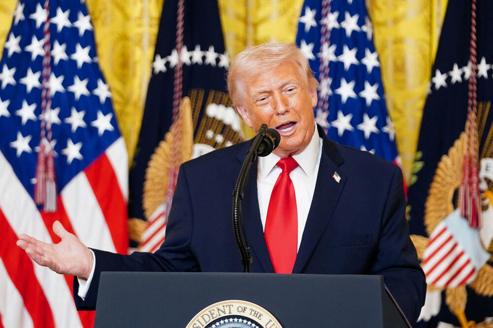 "Zarađujemo mnogo novca": Trampova izjava nakon rasta cijena nafte izazvala reakcije nekih zakonodavaca