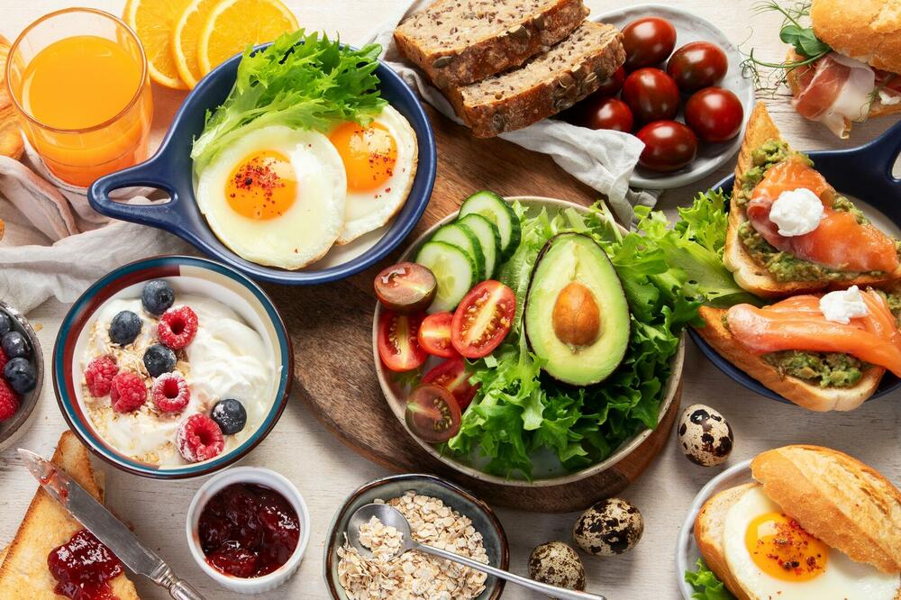 Zašto je doručak važan &ndash; i kako da izgleda u zavisnosti od godina, posla i životnog ritma