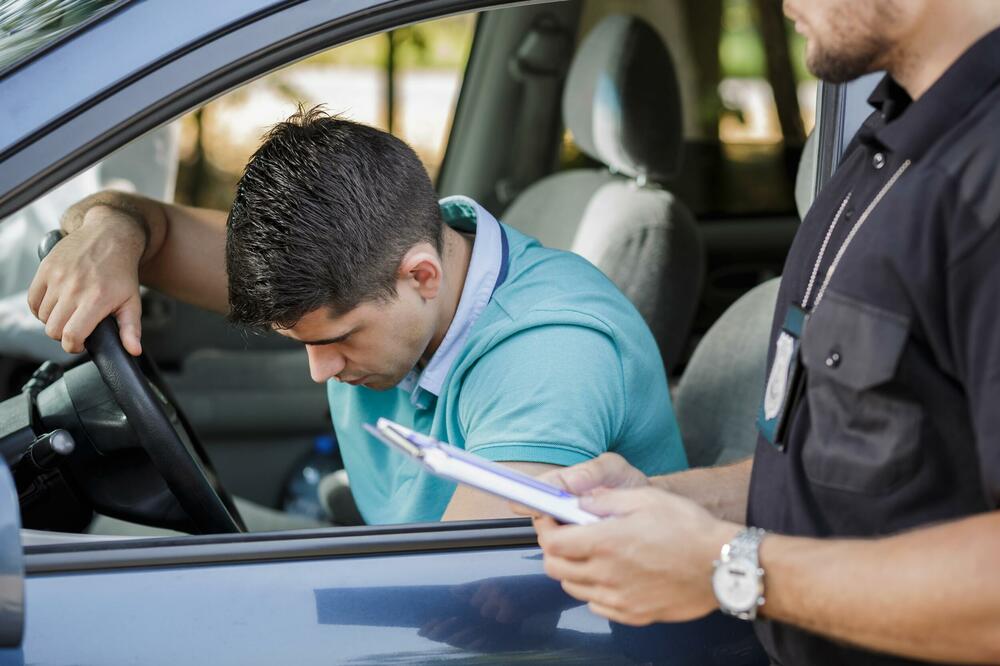 Zbog prekoračenja brzine u Baru uhapšene dvije osobe