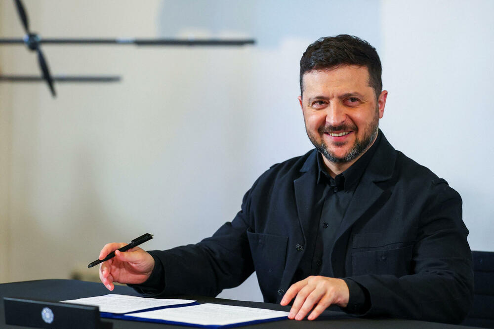 Zelenski se nada da SAD neće obustaviti isporuke oružja uprkos izjavi potpredsjednika Vensa