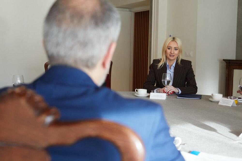 "Želim da pijem i pričam gluposti dok me ne izbace": Gorčević, Bed Bani i objava posjete Španiji