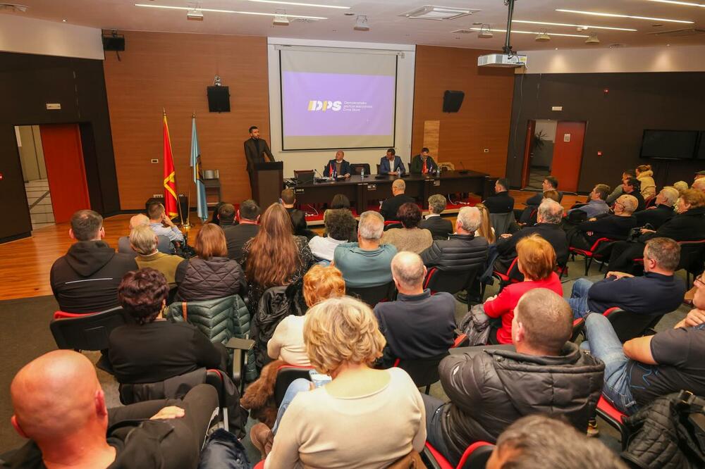 Živković: Građani Tivta zaslužuju vlast koja će biti partner razvoju, a ne kočnica investicijama i projektima