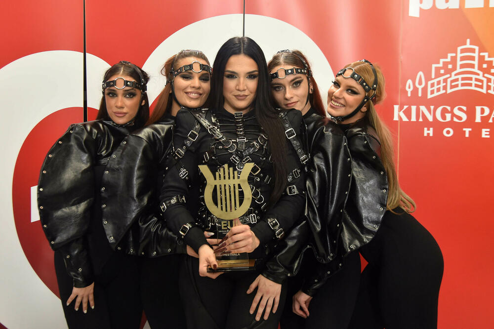 Živković za "Vijesti": Ima vremena da pjesma "Nova zora" dođe do publike