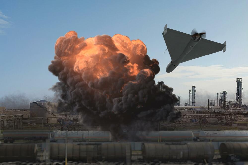 Zvaničnik: Udarima ukrajinskih dronova na ruski naftni depo, izazvane eksplozije i požar