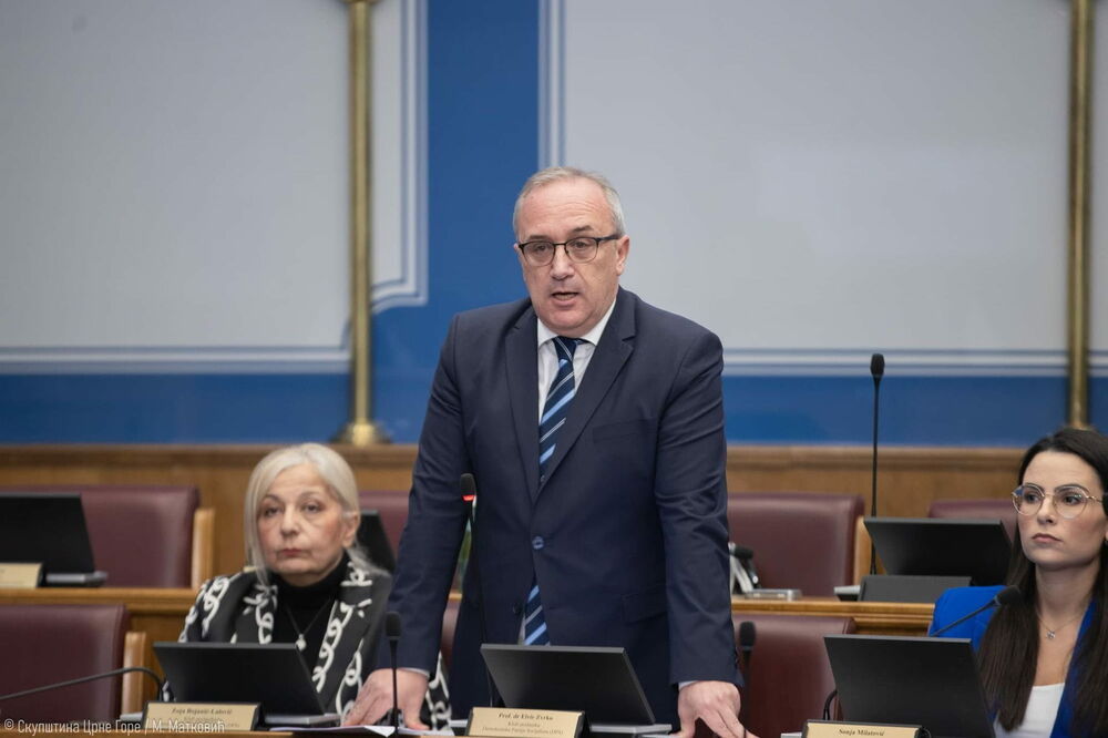 Zvrko: Ili je Šaranović obmanjivao javnost ili nije dorastao funkciji, u oba slučaja rješenje je ostavka